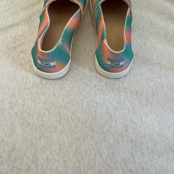 Colorful Toms Girls Shoes - Picture 2 of 5